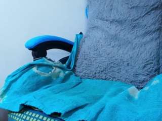 klylls-squirt's CamSoda show and profile