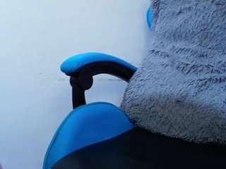 klylls-squirt's CamSoda show and profile