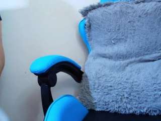 klylls-squirt's CamSoda show and profile