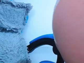 klylls-squirt's Live Sex Cam Show
