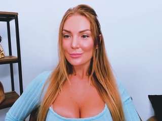 AulloraKiss live cam preview