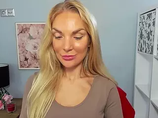 AulloraKiss's Live Sex Cam Show