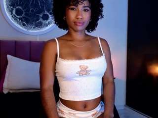 Live webcam model cinsharr1 on Soda Cams