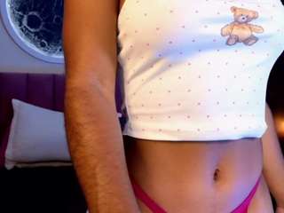 Live webcam model cinsharr1 on Soda Cams