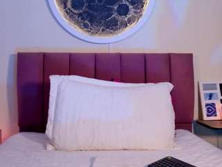 cinsharr1's CamSoda show and profile