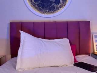 Live webcam model cinsharr1 on Soda Cams