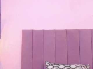  hollyhendriix chat room