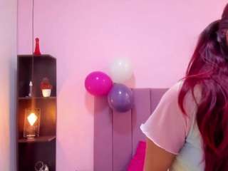  hollyhendriix chat room