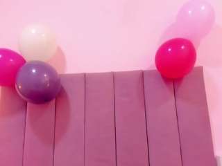  hollyhendriix chat room