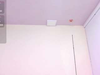  hollyhendriix chat room