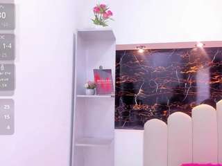 hollyhendriix webcam model