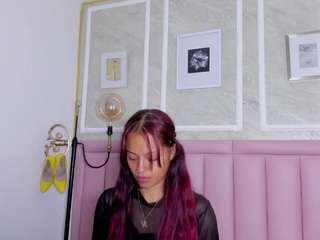 hollyhendriix Live Webcam on CamSoda