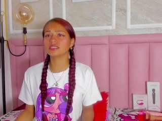 hollyhendriix's CamSoda show and profile