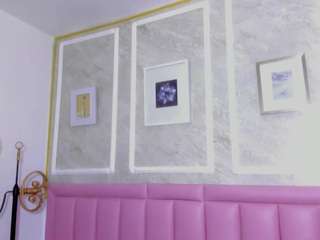 hollyhendriix Live Webcam on CamSoda