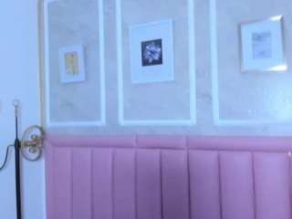 hollyhendriix live cam profile