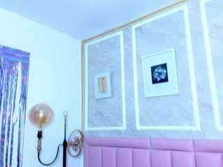 hollyhendriix live cam profile