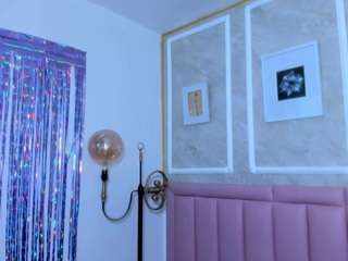 hollyhendriix live cam profile