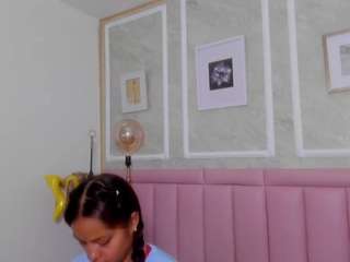 hollyhendriix's CamSoda show and profile