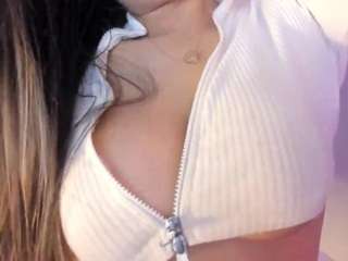 Live webcam model akura011 on Soda Cams