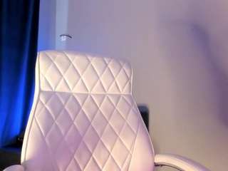 Live webcam model akura011 on Soda Cams