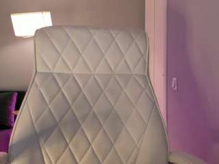 Live webcam model akura011 on Soda Cams