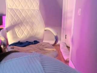 akura011 live cam profile