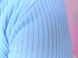 Live webcam model akura011 on Soda Cams