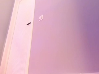 Live webcam model akura011 on Soda Cams