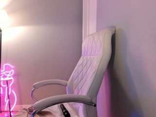 Live webcam model akura011 on Soda Cams