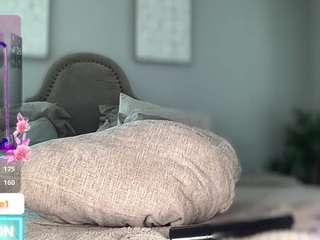 essenceblaque Live Webcam on CamSoda