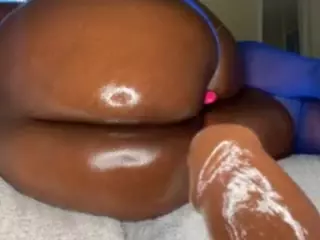 essenceblaque's Live Sex Cam Show