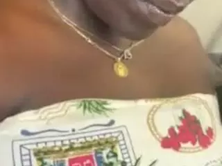 essenceblaque's Live Sex Cam Show