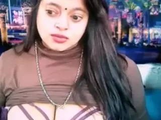 indiancumonmytits's Live Sex Cam Show