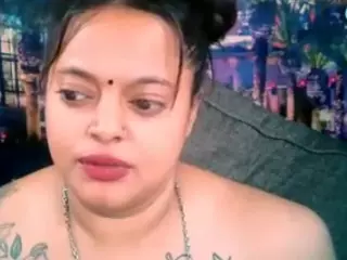 indiancumonmytits's Live Sex Cam Show