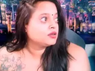 indiancumonmytits's Live Sex Cam Show