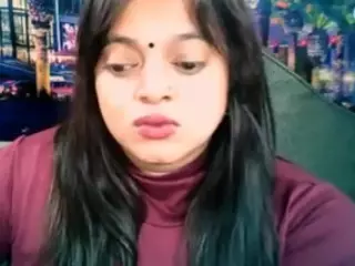 indiancumonmytits's Live Sex Cam Show