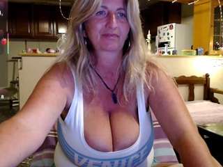 jennadeluxe Live Webcam on CamSoda