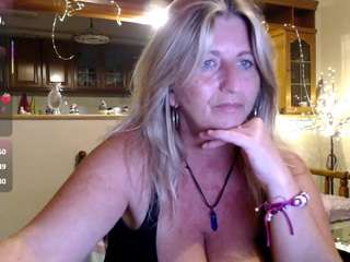 jennadeluxe Live Webcam on CamSoda