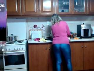 jennadeluxe Live Webcam on CamSoda