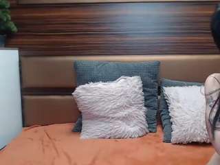 HollyWhites live cam preview