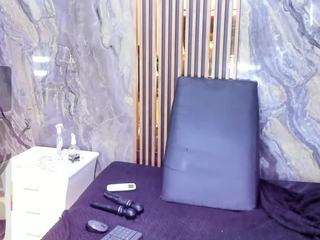 laurasaenz01 webcam