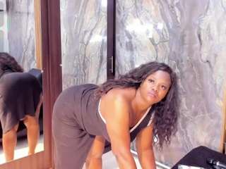  laurasaenz01 chat room