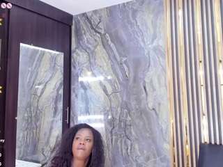 laurasaenz01 Live Webcam on CamSoda