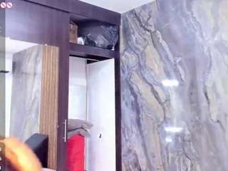 laurasaenz01 webcam model