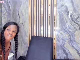 laurasaenz01 Live Webcam on CamSoda