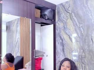 laurasaenz01 Live Webcam on CamSoda