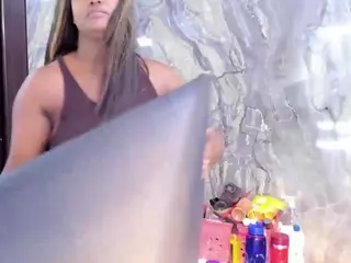 laurasaenz01's Live Sex Cam Show