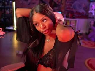 lovenzia Live Webcam on CamSoda