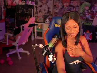 lovenzia Live Webcam on CamSoda