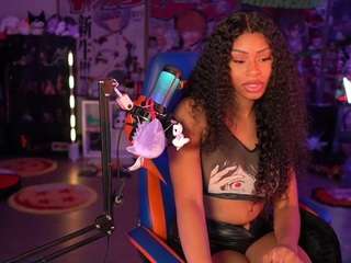 lovenzia Live Webcam on CamSoda